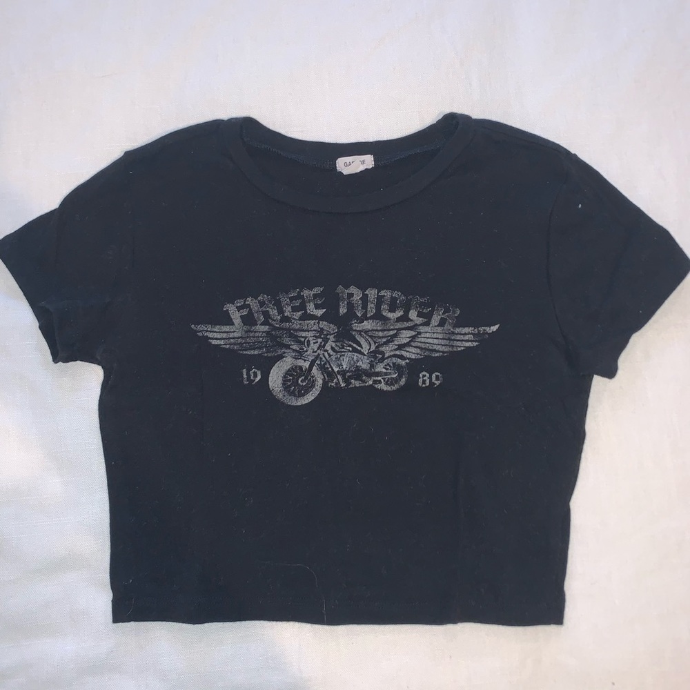 Graphic cropped baby tee